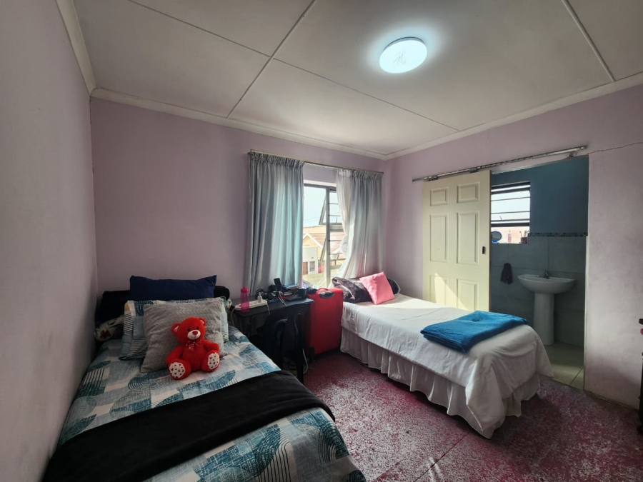 4 Bedroom Property for Sale in Levallia Western Cape